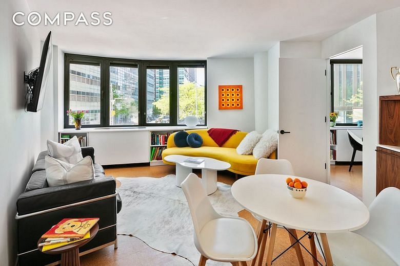 275 Greenwich Street #2C