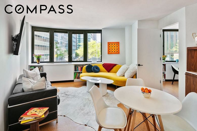 275 Greenwich Street #2C
