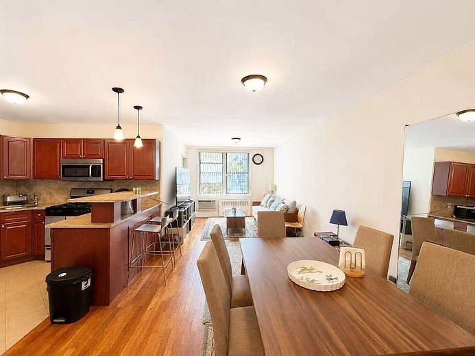 275 Webster Avenue #2K