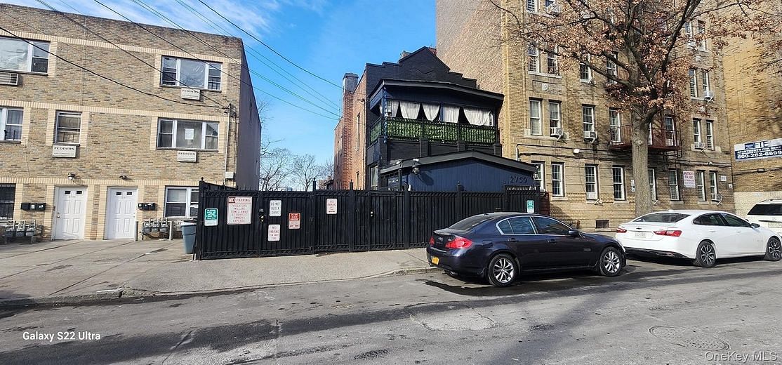 2759 Kingsbridge Terrace