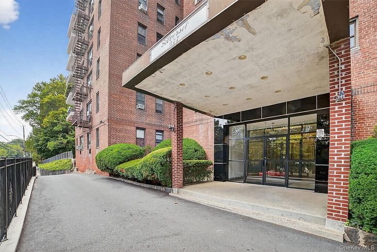 277 Bronx River #5M
