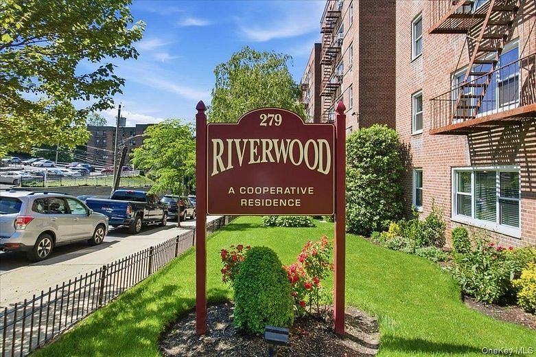 279 N Broadway #8R