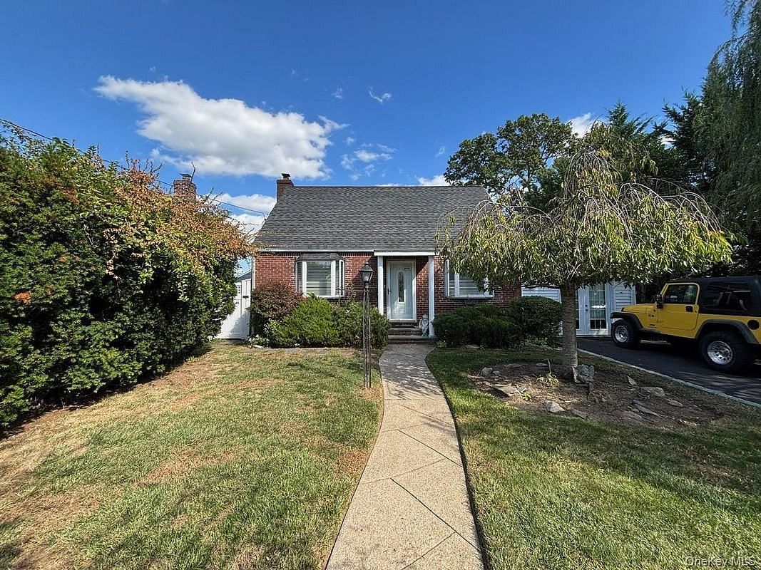 Image 1 of 23 for 279 Semton Boulevard in Long Island, Hempstead, NY, 11010
