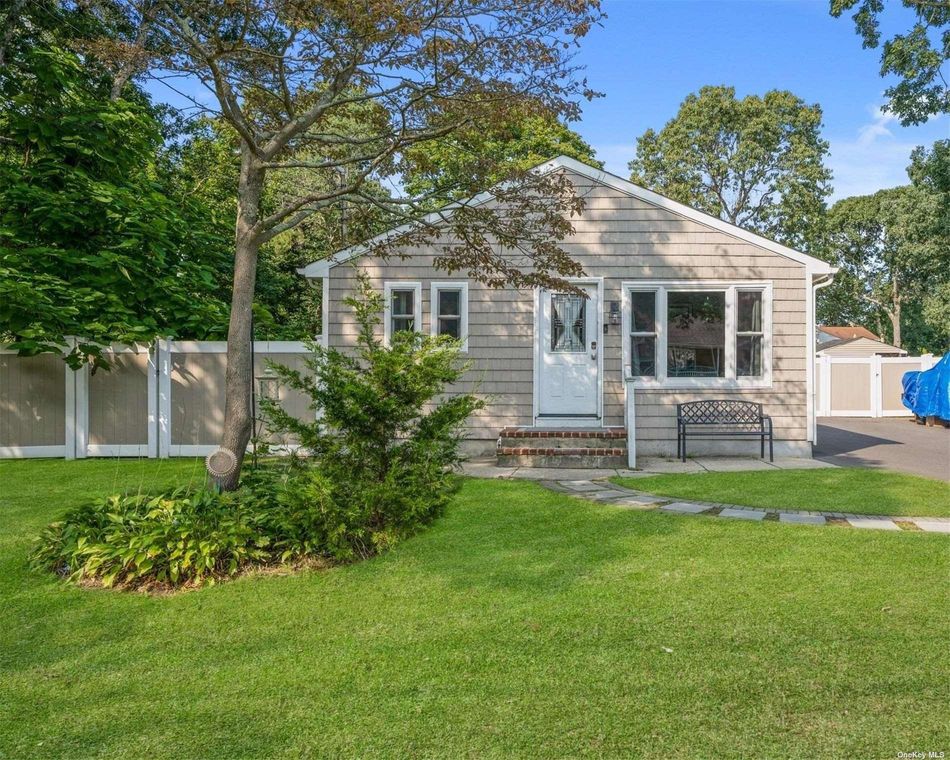 Image 1 of 19 for 174 N Evergreen Drive in Long Island, Selden, NY, 11784
