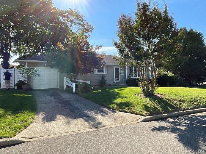 28 Pleasant Avenue