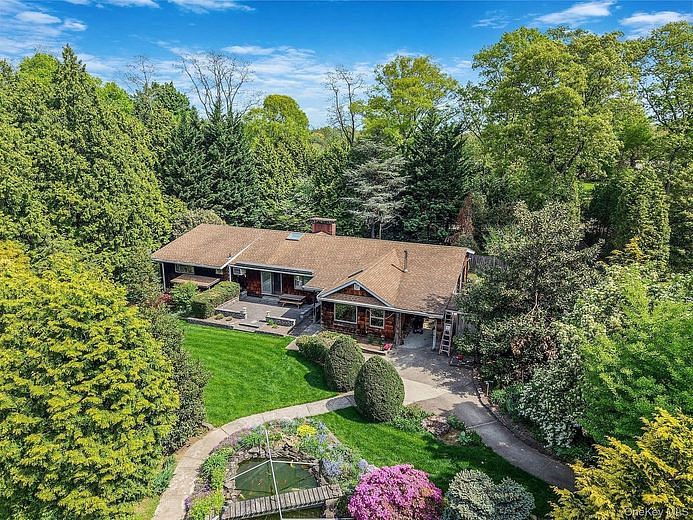 280 Deforest Road N