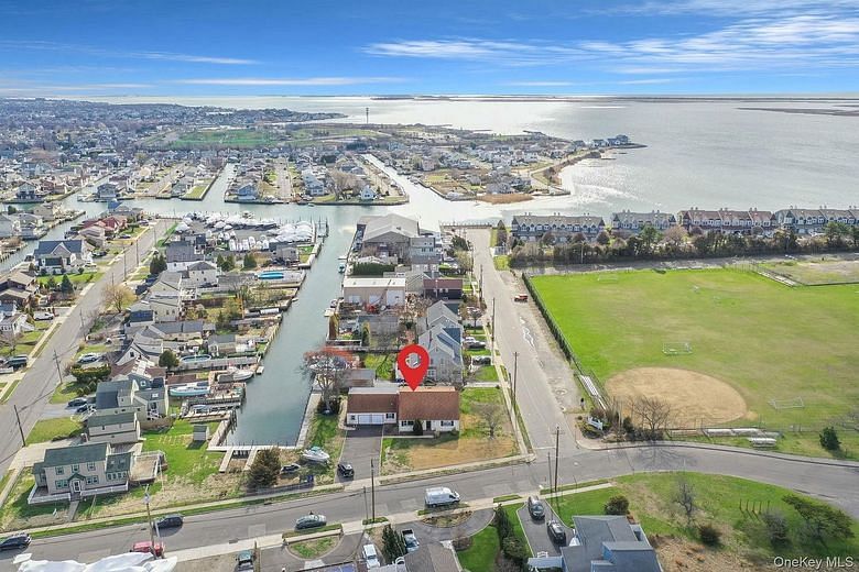 280 S Bayview Avenue