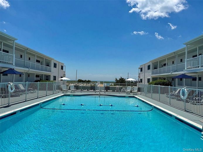 281 Dune Road #18a
