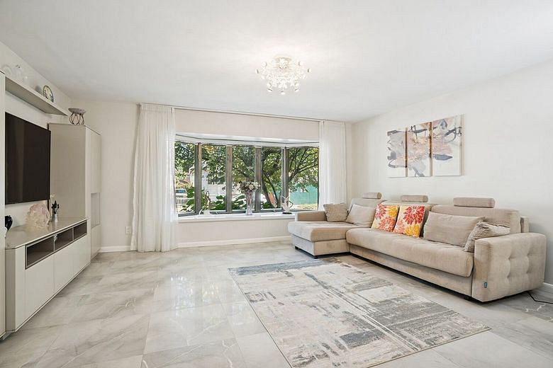 2812 East 27th Street #204