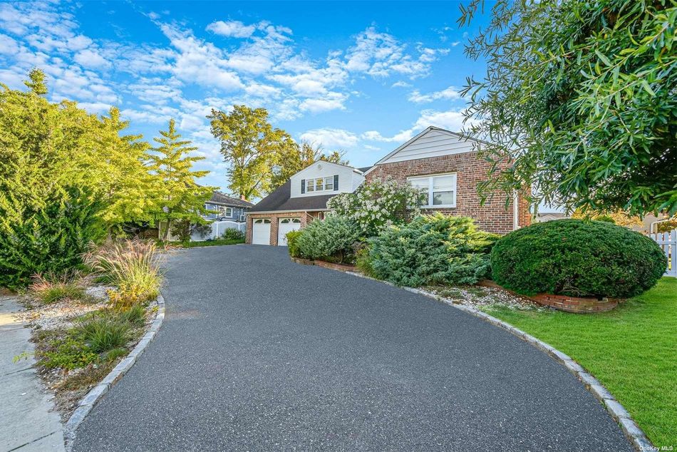 Image 1 of 28 for 2819 Bay Drive in Long Island, Merrick, NY, 11566