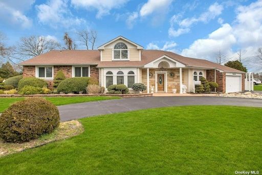 Image 1 of 28 for 27 Dove Lane in Long Island, Bay Shore, NY, 11706