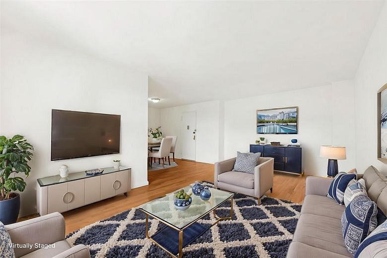 282 E 35th Street #7V