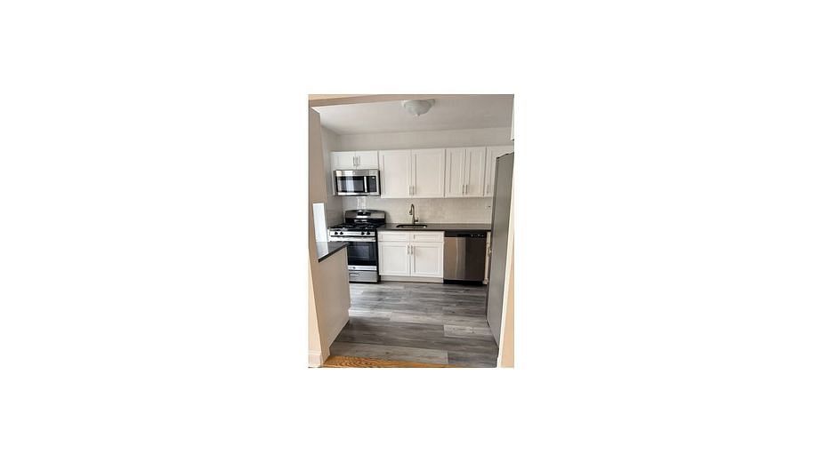 282 East 35th Street #2P