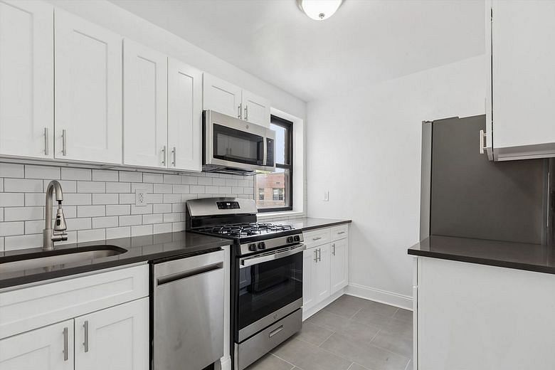 282 East 35th Street #7C