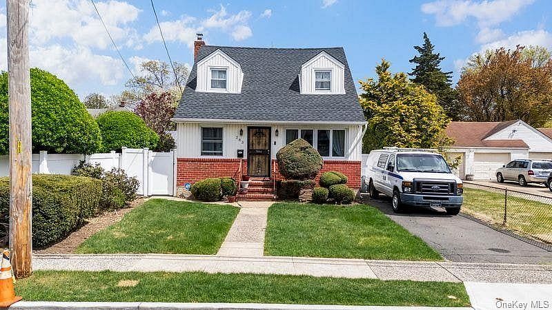 283 Hawthorne Avenue