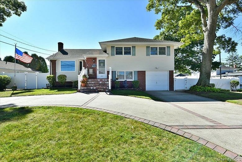 283 W Gates Avenue