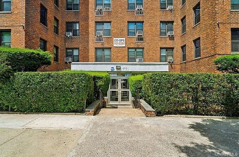 2835 Webb Avenue #6E
