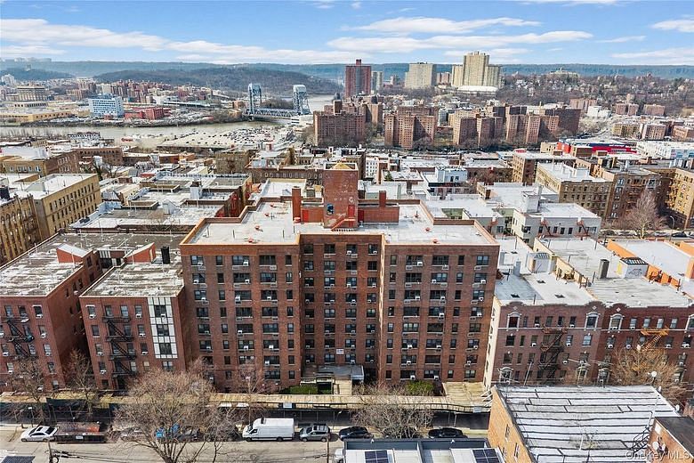 2835 Webb Avenue #9E