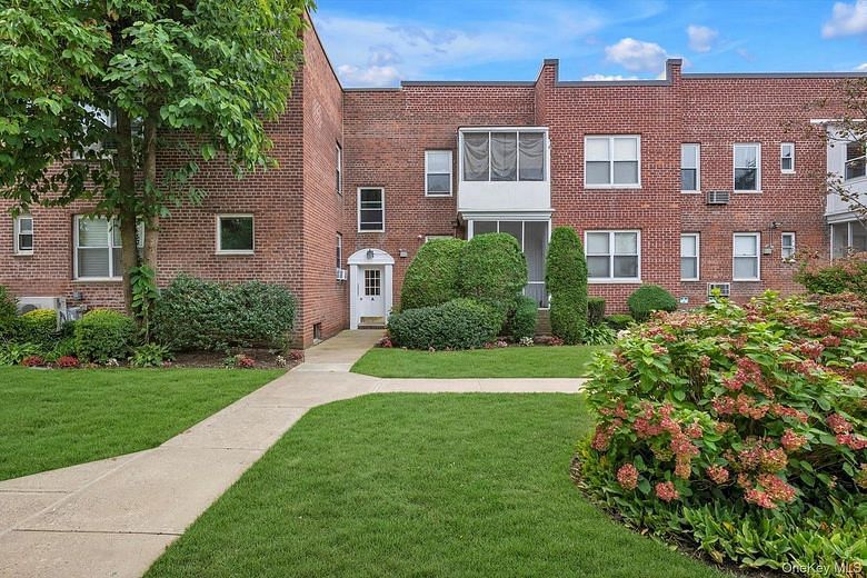 284 Central Avenue #A4