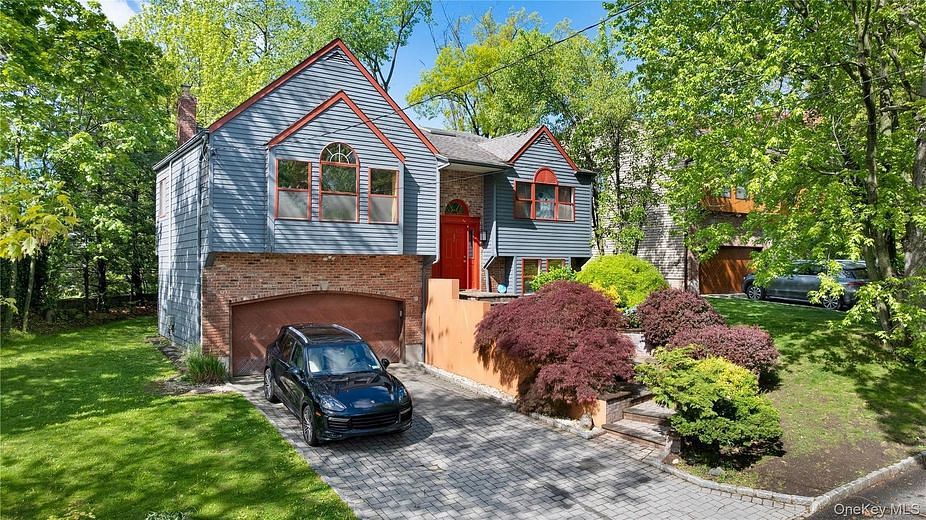284 Schenck Avenue
