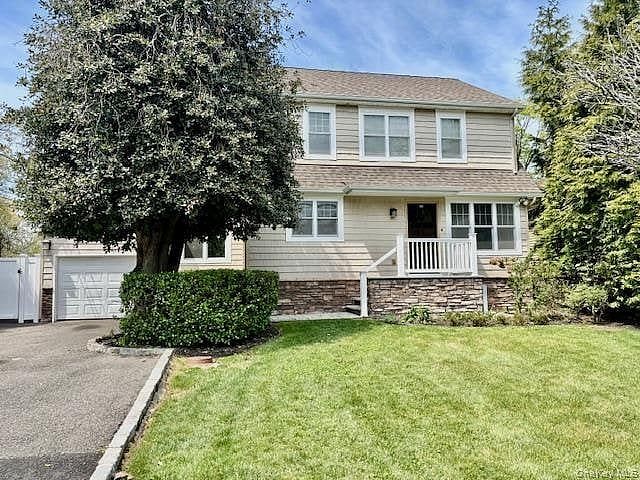 285 Broadway Greenlawn