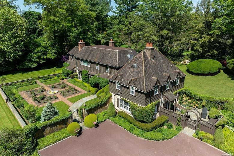 285 Piping Rock Road