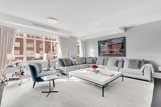 Image 1 of 14 for 21 East 61st Street #8D in Manhattan, New York, NY, 10065