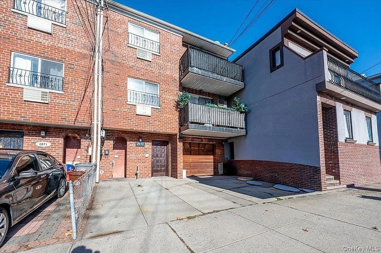 2873 Roebling Avenue