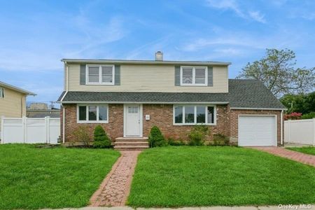 Image 1 of 15 for 2885 Bellport Avenue in Long Island, Wantagh, NY, 11793
