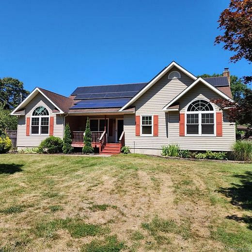 289 Carleton Drive E