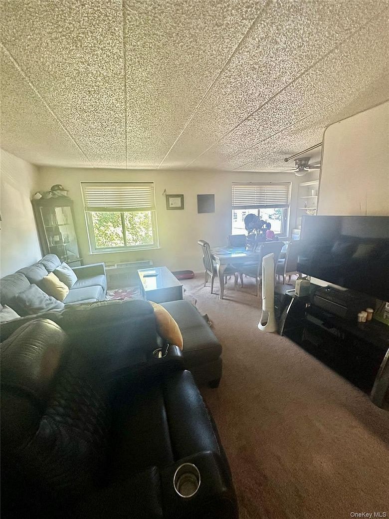 29 Adrian Avenue #A5