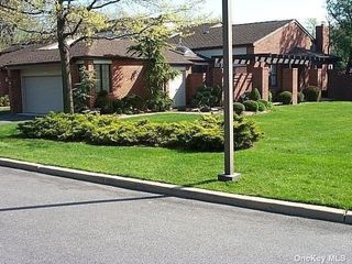 Image 1 of 14 for 29 Aerie Court #29 in Long Island, Manhasset, NY, 11030