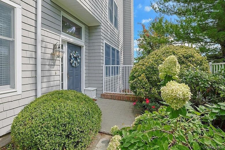 29 Country Club Lane