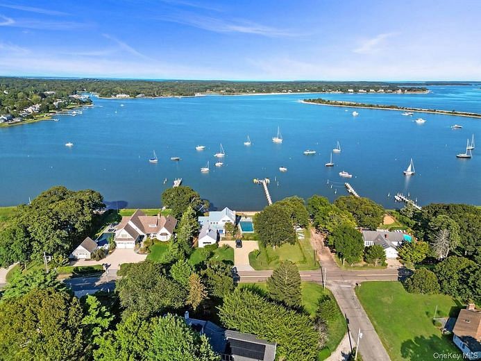 29 E Brander Parkway