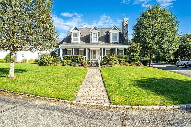 29 Golden Spruce Drive