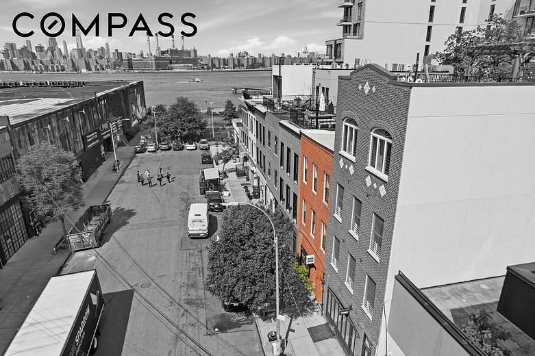 29 Greenpoint Avenue