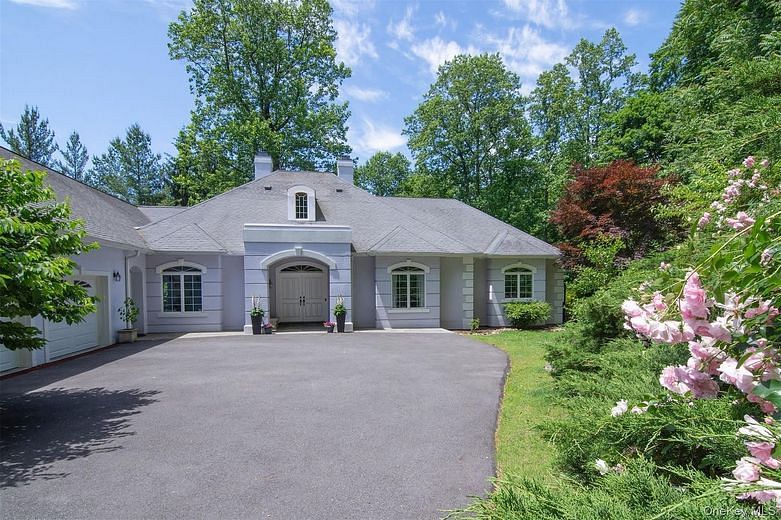 29 Halsey Pond Lane