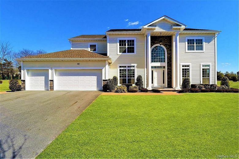 29 Hamlet Woods Drive