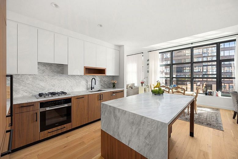 29 Huron Street #4EW