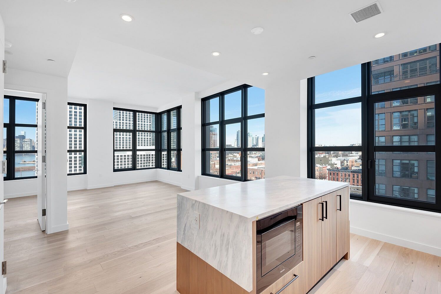 29 Huron Street #8GW