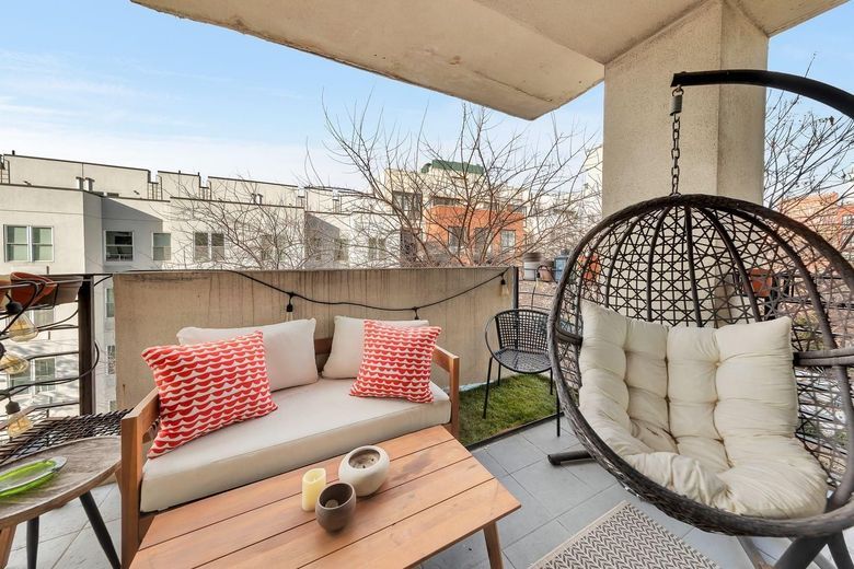 29 Montrose Avenue #4B