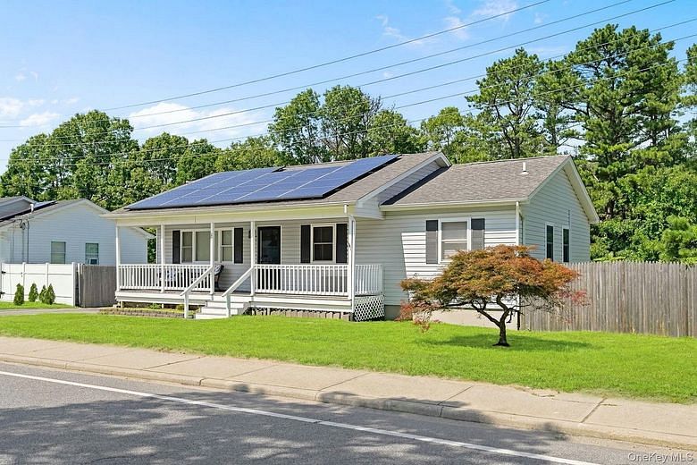 29 Moriches Middle Island Road