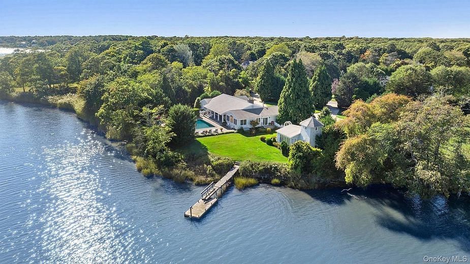 29 Quantuck Bay Lane