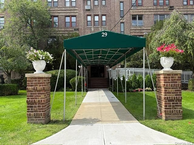 29 Woodmere Boulevard #2-B