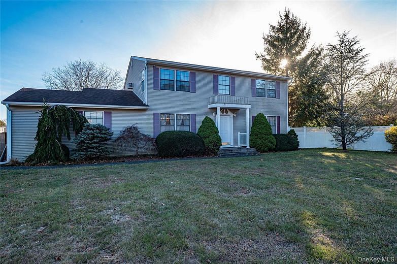 290 E Woodside Avenue