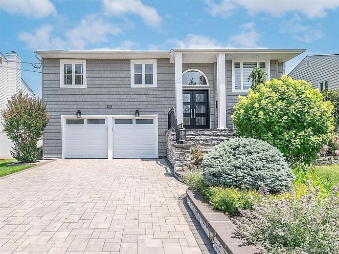 2923 Len Drive