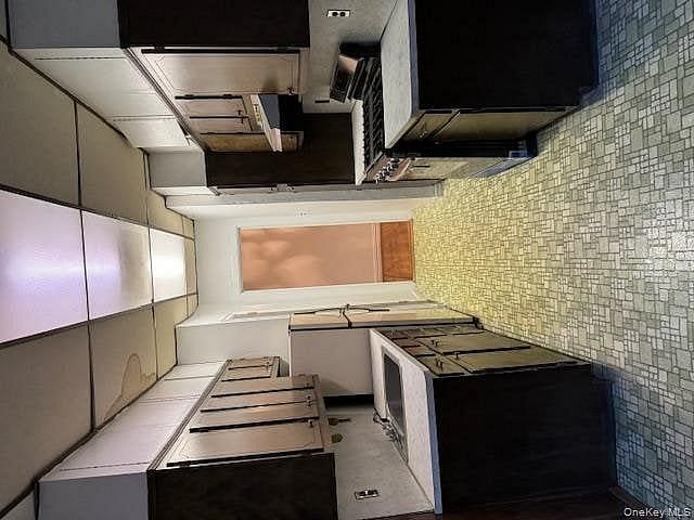 2925 Matthews Avenue #3G