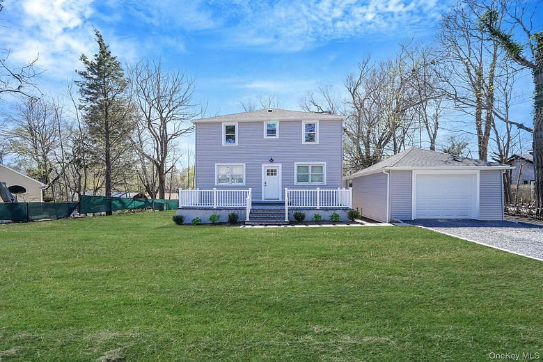 2939 N Wading River Road