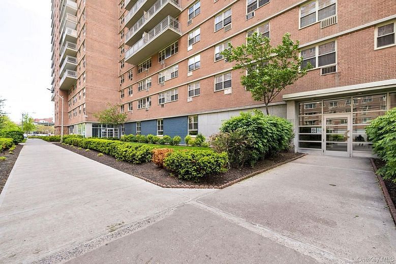 2942 West 5th Street #9O