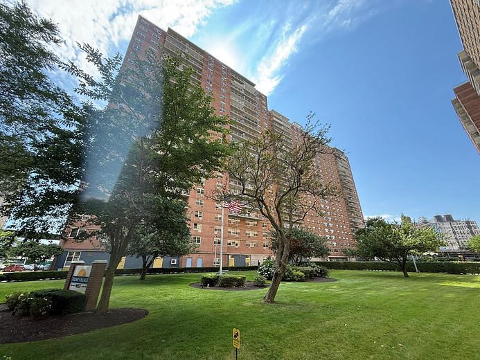 2944 W 5th Street #18R